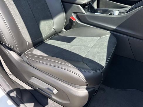 New 2025 Jeep Grand Cherokee Altitude image 23