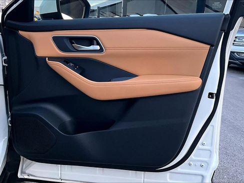 Certified 2023 Nissan Rogue Platinum image 22