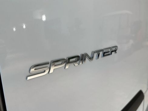 Used 2025 Mercedes-Benz Sprinter 2500 image 22