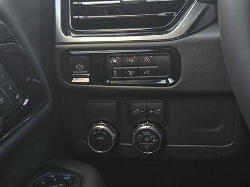 New 2026 GMC Yukon Denali RWD image 21