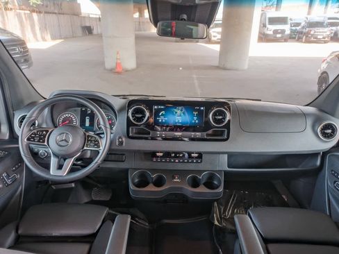 Used 2024 Mercedes-Benz Sprinter 2500 image 13