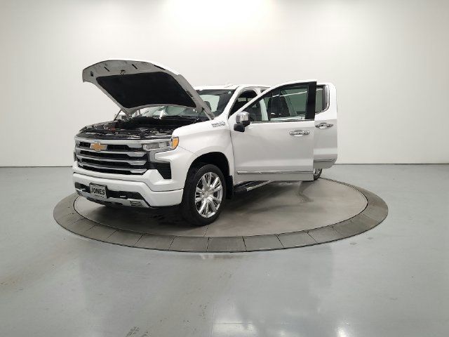 Used 2024 Chevrolet Silverado 1500 High Country w/ High Country Premium Package AWD/4WD image 11