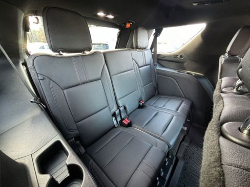 Used 2022 Chevrolet Tahoe RST w/ Luxury Package AWD/4WD image 18