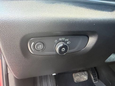 Used 2023 Chevrolet Traverse Premier w/ LPO, Floor Liner Package AWD/4WD image 15
