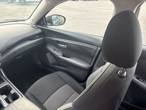 Used 2025 Nissan Sentra SV image 23
