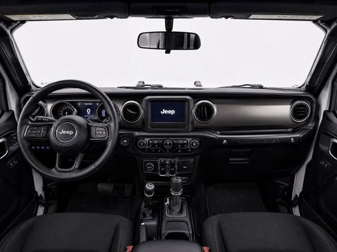 Used 2023 Jeep Wrangler Unlimited w/ Cold Weather Group AWD/4WD image 19