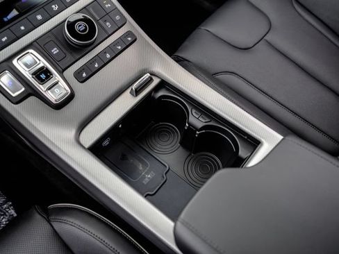 Certified 2025 Hyundai Palisade SEL FWD image 25