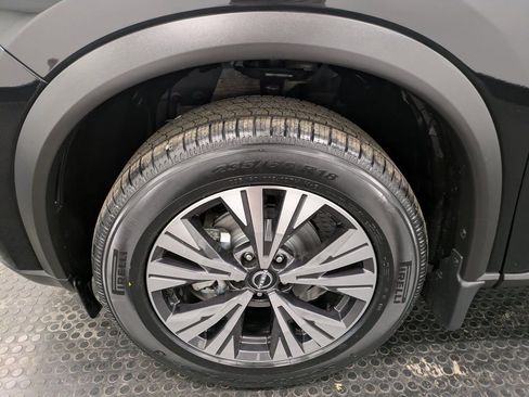 Used 2023 Nissan Rogue SV image 7