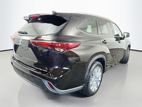 Certified 2020 Toyota Highlander Limited AWD/4WD image 7