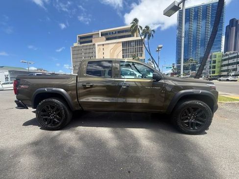 Used 2025 Chevrolet Colorado Trail Boss AWD/4WD image 4