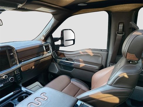 Used 2024 Ford F350 King Ranch w/ FX4 Off-Road Package image 25