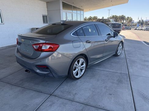 Used 2017 Chevrolet Cruze Premier image 3