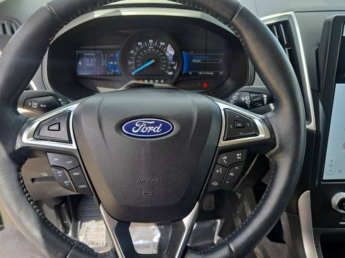 Certified 2024 Ford Edge SEL w/ Convenience Package AWD/4WD image 11
