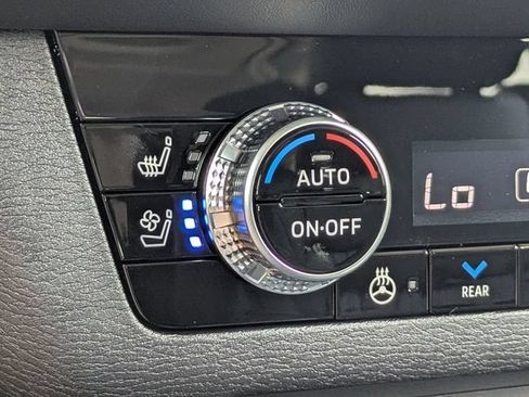 New 2026 Mitsubishi Outlander SEL FWD image 24