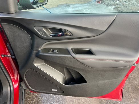 Used 2022 Chevrolet Equinox RS w/ RS Leather Package image 17