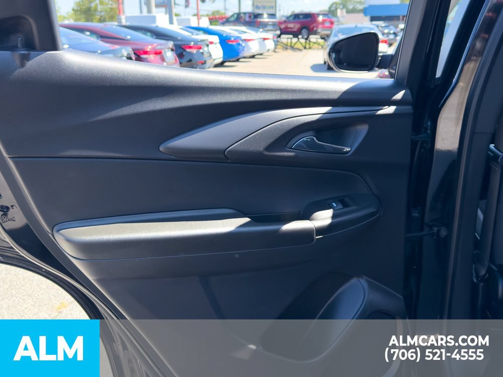 Used 2025 Chevrolet TrailBlazer LT AWD/4WD image 8