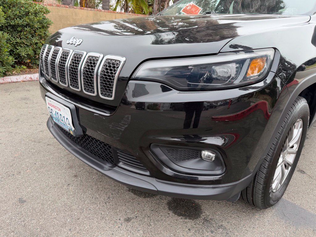 Used 2020 Jeep Cherokee Latitude Plus w/ Cold Weather Group AWD/4WD image 7