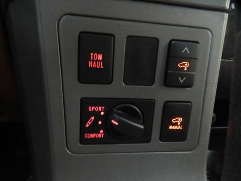 Used 2017 Toyota Sequoia Platinum RWD image 51