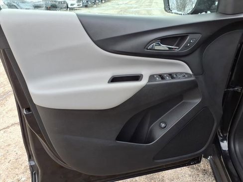 Used 2019 Chevrolet Equinox LT w/ Driver Convenience Package image 14