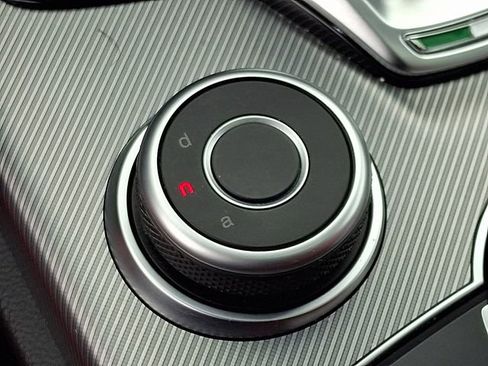 Used 2025 Alfa Romeo Stelvio Sprint w/ Veloce Package image 28