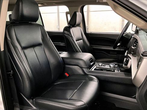 Certified 2024 Ford Expedition Max XLT image 7
