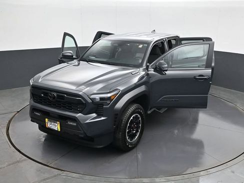 Used 2025 Toyota Tacoma TRD Off-Road w/ TRD Off Road Upgrade Package image 30