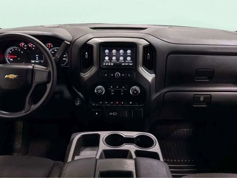 Used 2024 Chevrolet Silverado 2500 Custom w/ Custom Value Package image 9