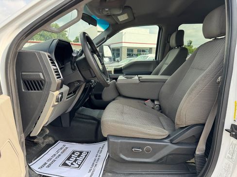 Used 2018 Ford F250 XLT w/ Camper Package AWD/4WD image 15