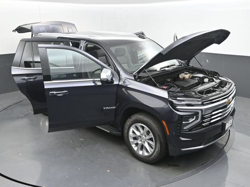 Used 2025 Chevrolet Tahoe Premier AWD/4WD image 37