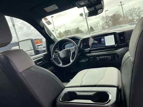 Used 2024 Chevrolet Silverado 2500 ZR2 w/ Technology Package image 26