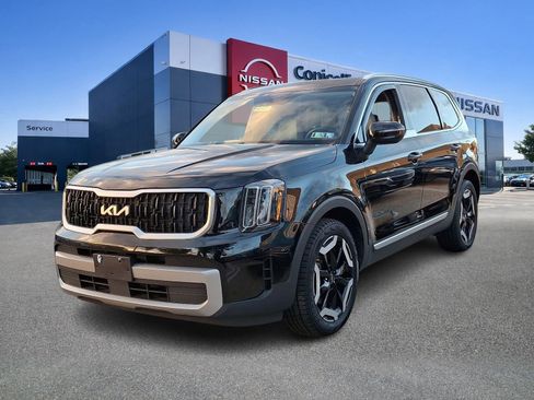 Used 2023 Kia Telluride EX w/ EX Captain's Chair Package image 3