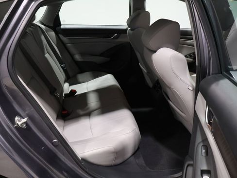 Used 2018 Honda Accord Touring image 21