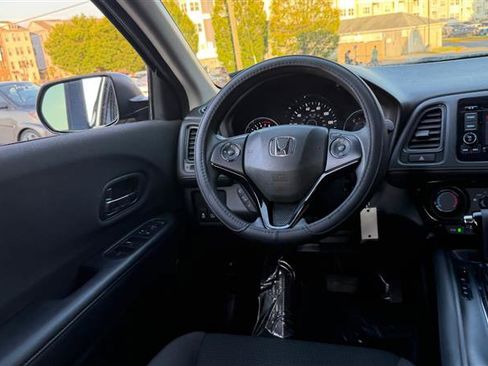 Used 2021 Honda HR-V LX image 24
