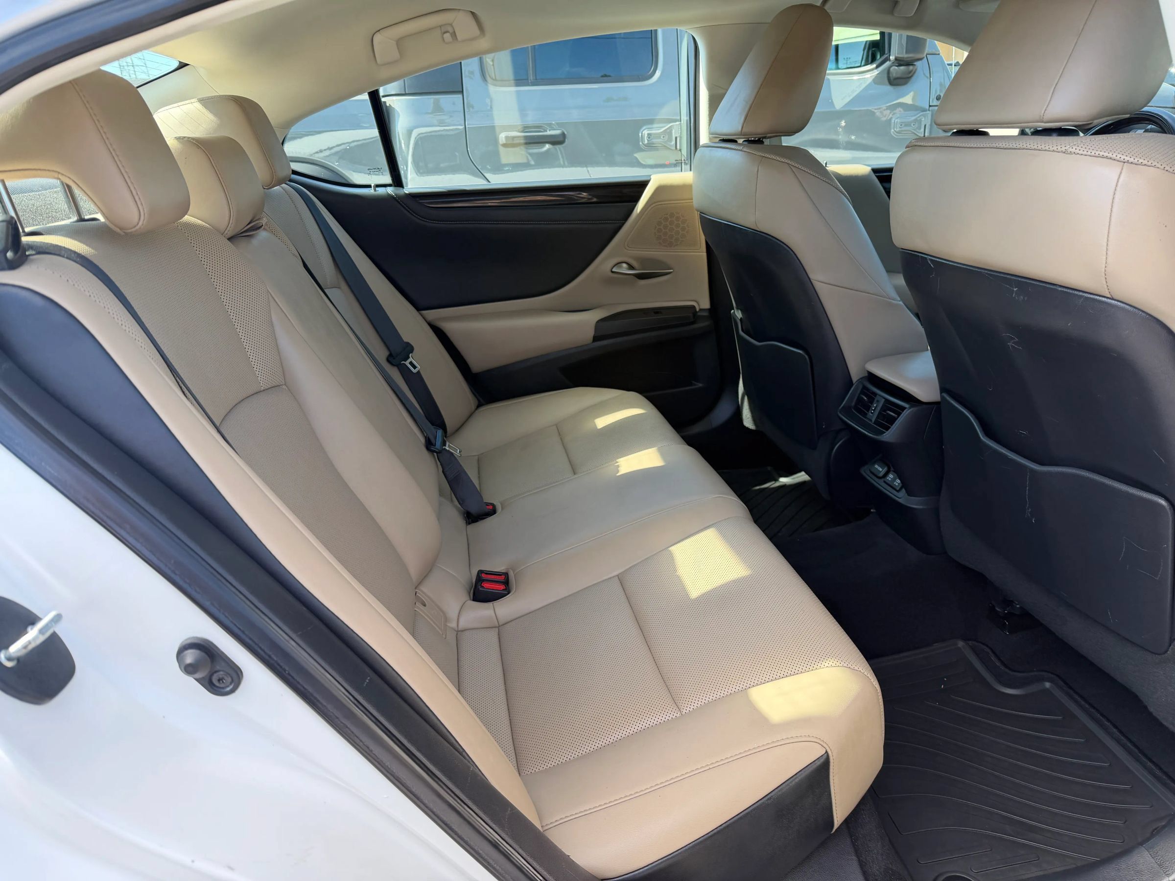 Used 2019 Lexus ES 350 w/ Premium Package FWD image 15