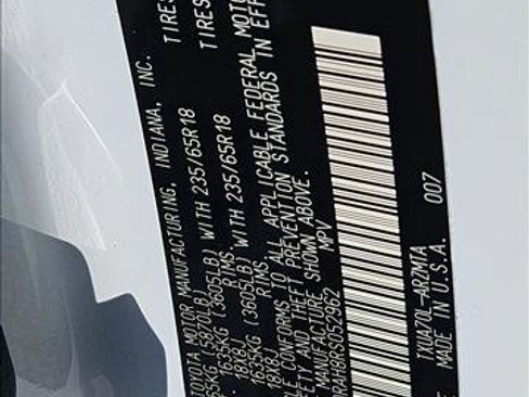 Used 2024 Toyota Highlander XLE image 23