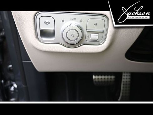 Used 2025 Mercedes-Benz GLS 450 4MATIC image 17