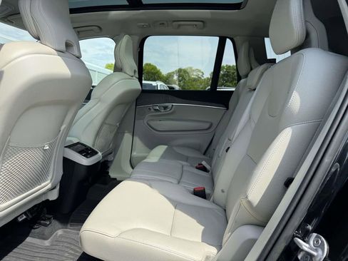 Used 2023 Volvo XC90 B6 Plus w/ Protection Package Premier AWD/4WD image 12