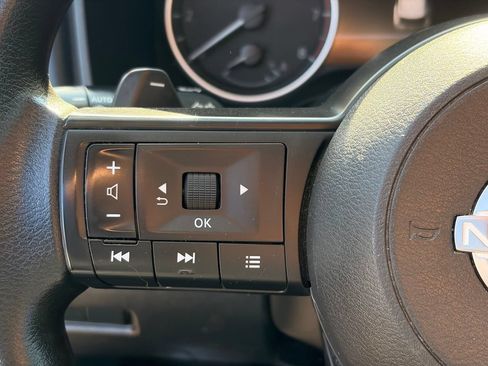 Used 2023 Nissan Rogue S FWD image 29