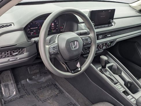 Used 2023 Honda Accord EX image 10