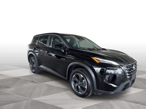 Used 2025 Nissan Rogue SV AWD/4WD image 2