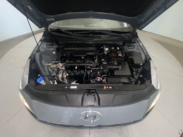Used 2022 Hyundai Elantra SEL w/ Preferred Accessory Package FWD image 24