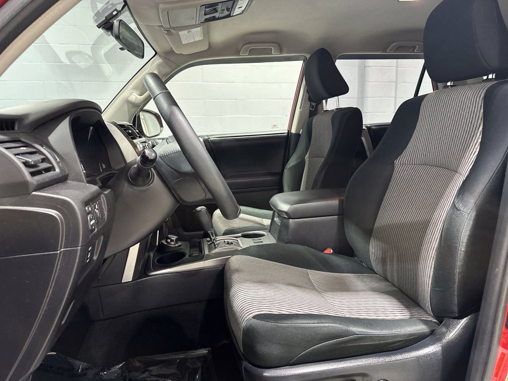 Used 2016 Toyota 4Runner SR5 AWD/4WD image 13