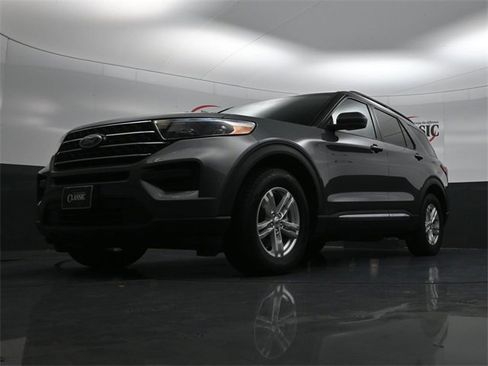 Used 2022 Ford Explorer XLT image 27