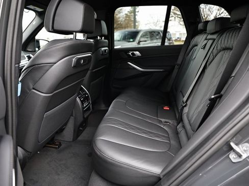 New 2026 BMW X5 M60i w/ Climate Comfort Package image 27