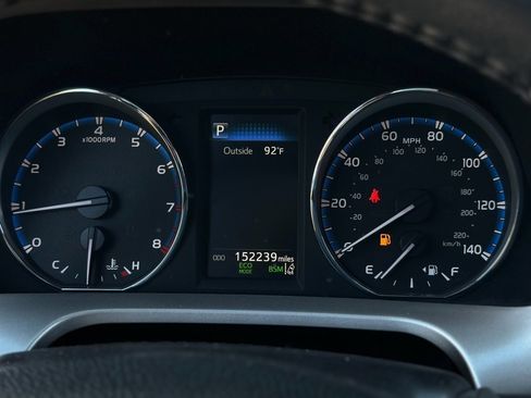 Used 2018 Toyota RAV4 Limited image 13