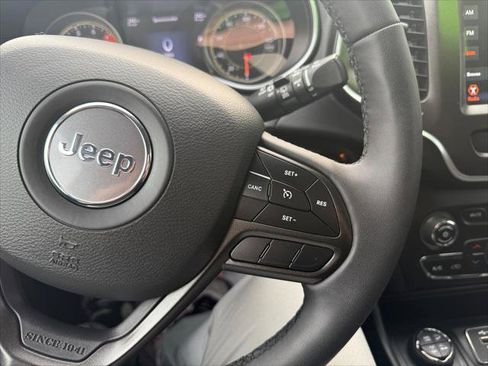 Certified 2021 Jeep Cherokee Trailhawk AWD/4WD image 22