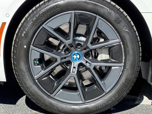 Used 2023 BMW i4 eDrive35 w/ Premium Package RWD image 38