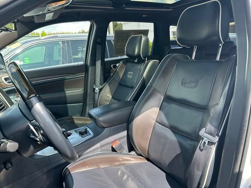 Used 2015 Jeep Grand Cherokee Overland w/ Advanced Technology Group AWD/4WD image 19