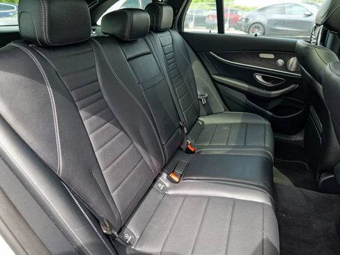 Used 2018 Mercedes-Benz E 400 4MATIC Wagon image 32