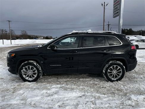 Used 2021 Jeep Cherokee Latitude Plus image 2